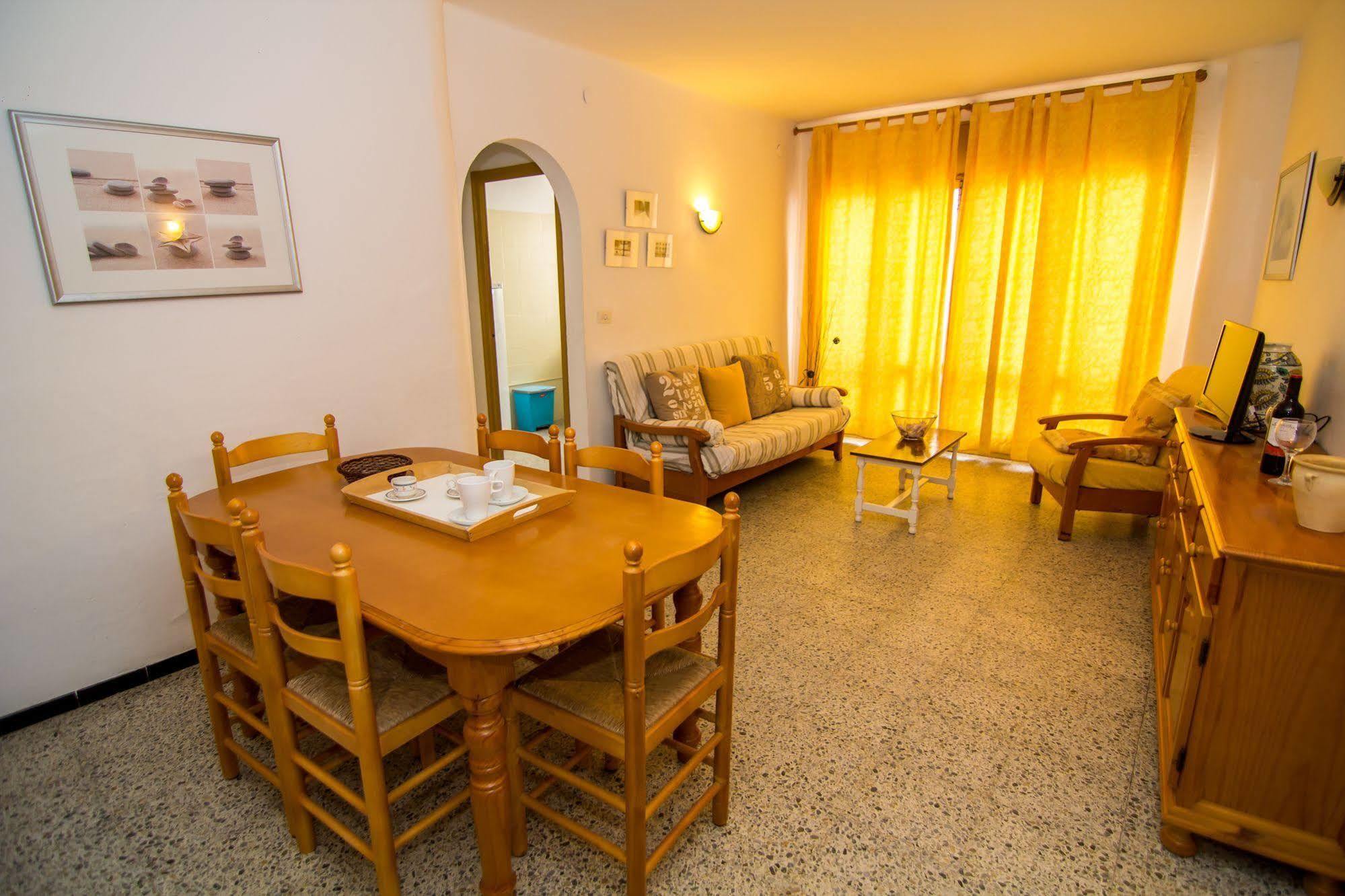 Agi Sant Isidre Apartment *