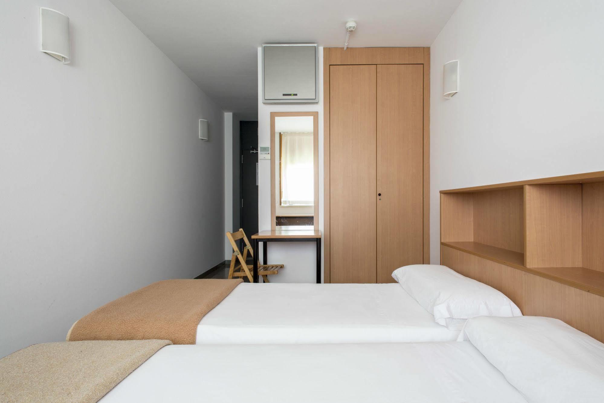 Residencia Universitaria Campus De Montilivi Hostal *