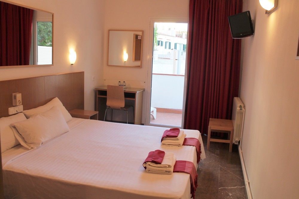 La Caleta De Hotel 3*