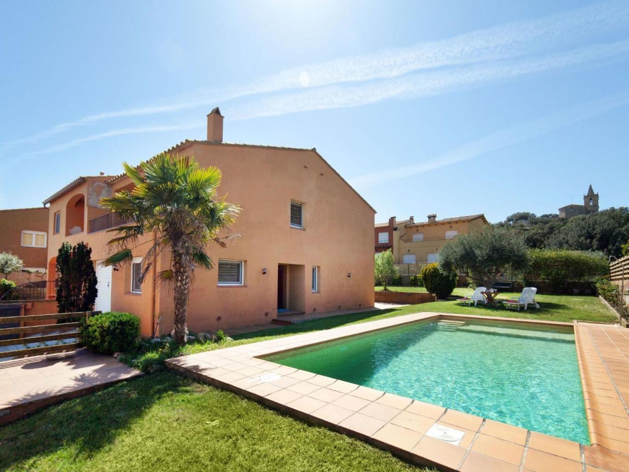 Holiday home Holiday Chari Montras
