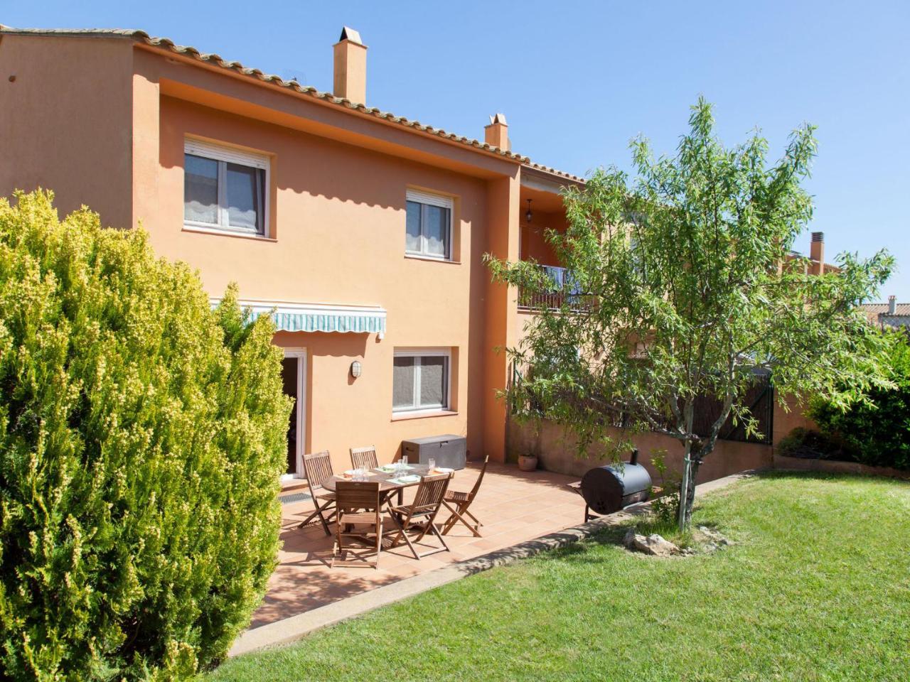 Holiday home Holiday Chari Montras