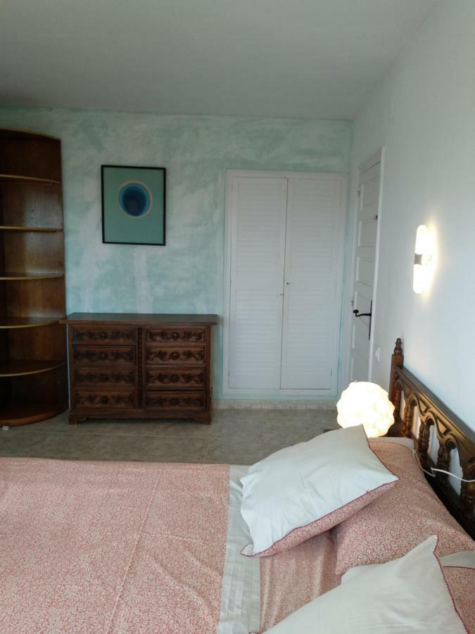 Apartment Sea Front In Platja With Terrace And Parking