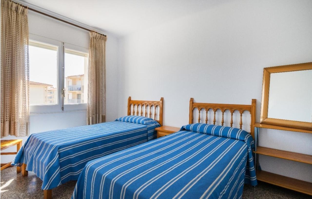 Ebro 5 Apartment *