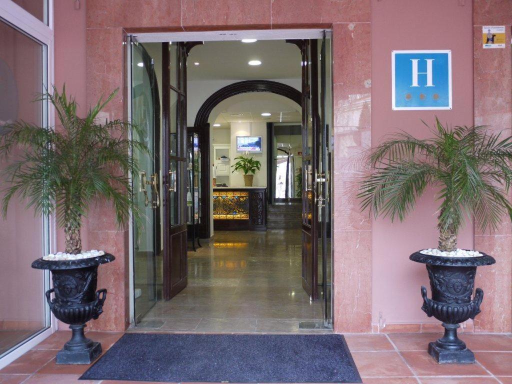 La Caleta De Hotel 3*