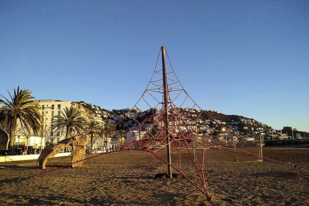Nahe Strand, Stadt Und Yachthafen - Frisch Renoviert Roses