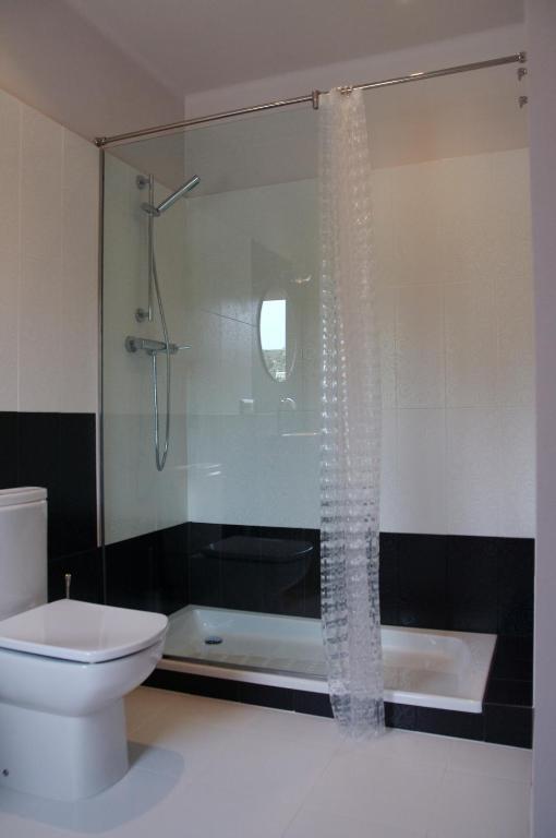 Totsompops Guest house Colera