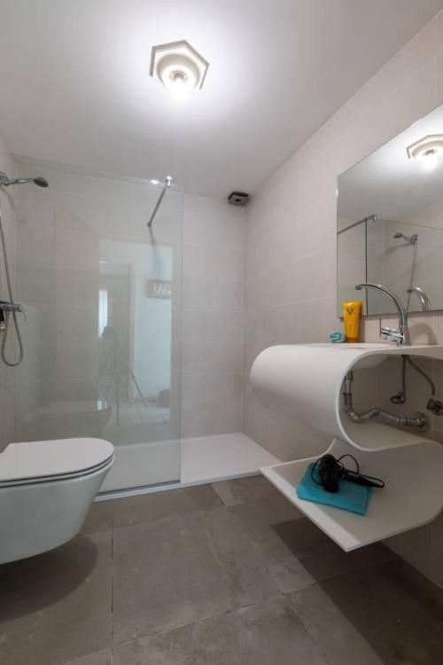 -villa Sleeps 9 With Pool , Seaview, Wifi, Streamingservices Villa Lloret de Mar