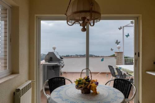 -villa Sleeps 9 With Pool , Seaview, Wifi, Streamingservices