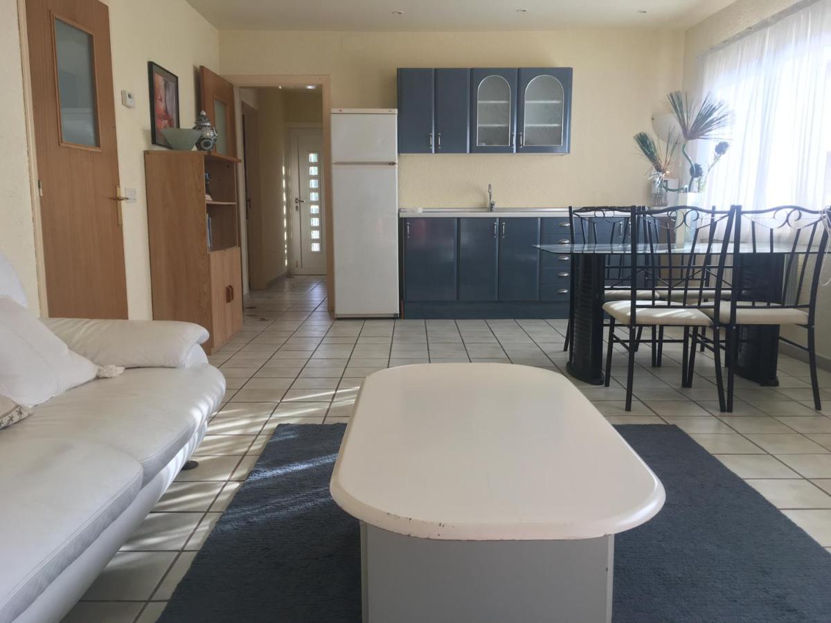 -villa Sleeps 9 With Pool , Seaview, Wifi, Streamingservices Villa