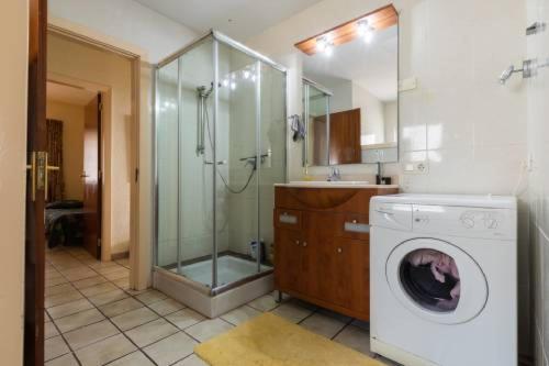 -villa Sleeps 9 With Pool , Seaview, Wifi, Streamingservices