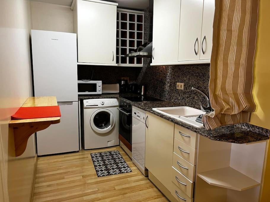 Hermoso Con Piscina A 300m De La Playa Apartamento Lloret de Mar