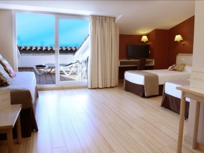 Augusta Club & - Adults Only Hotel